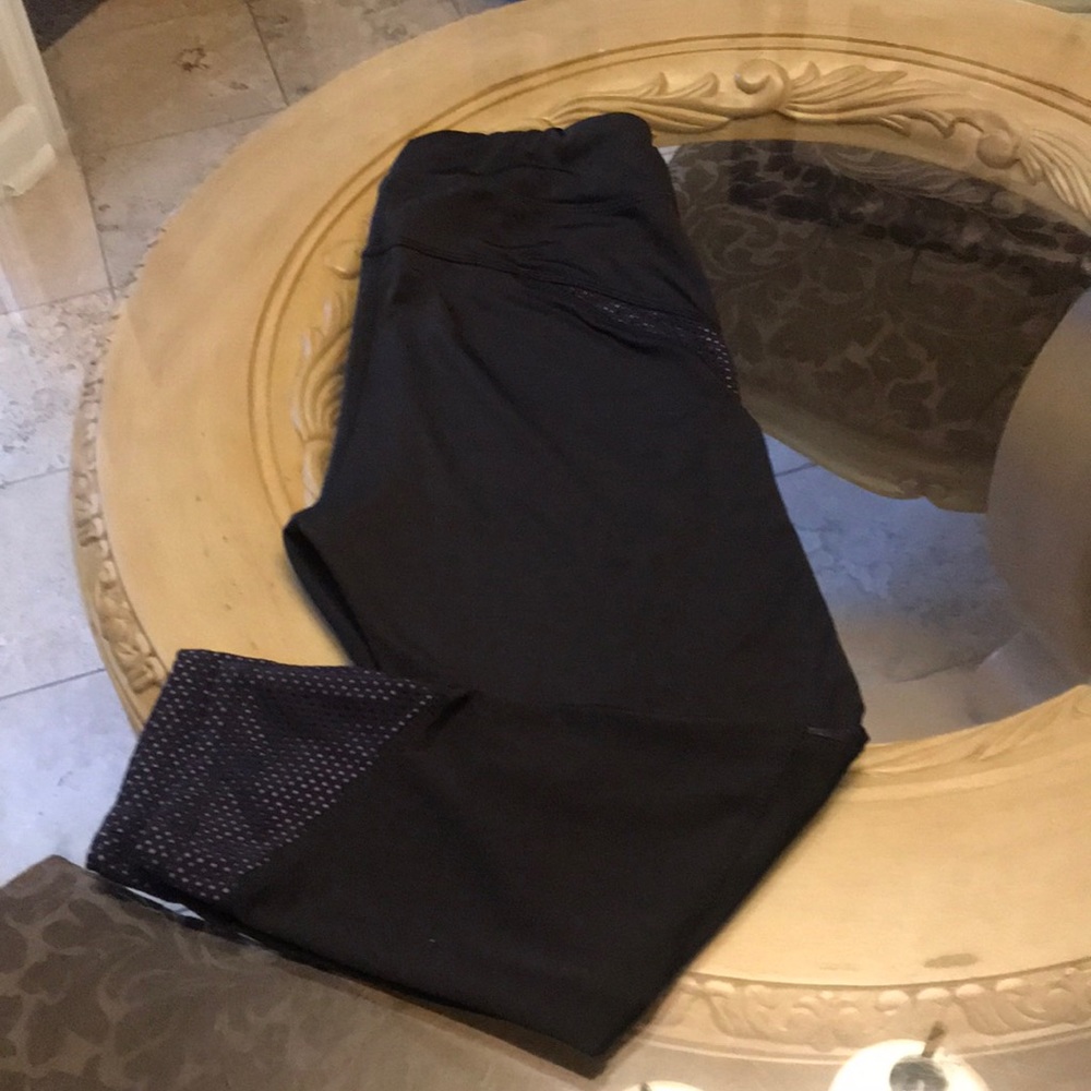 4/ $25?Daisy Fuentes active leggings